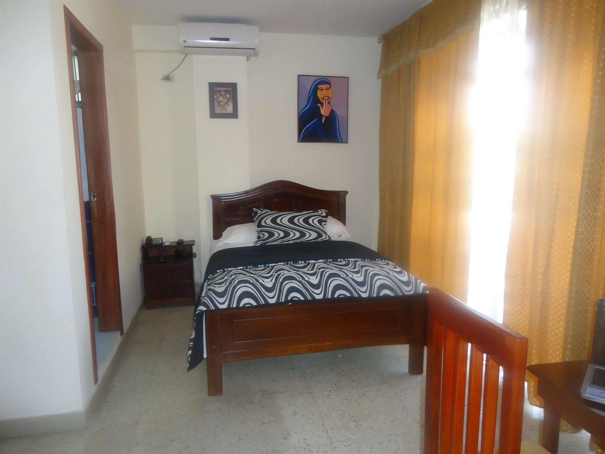 Hostal Perla Real Inn Guayaquil Exterior foto