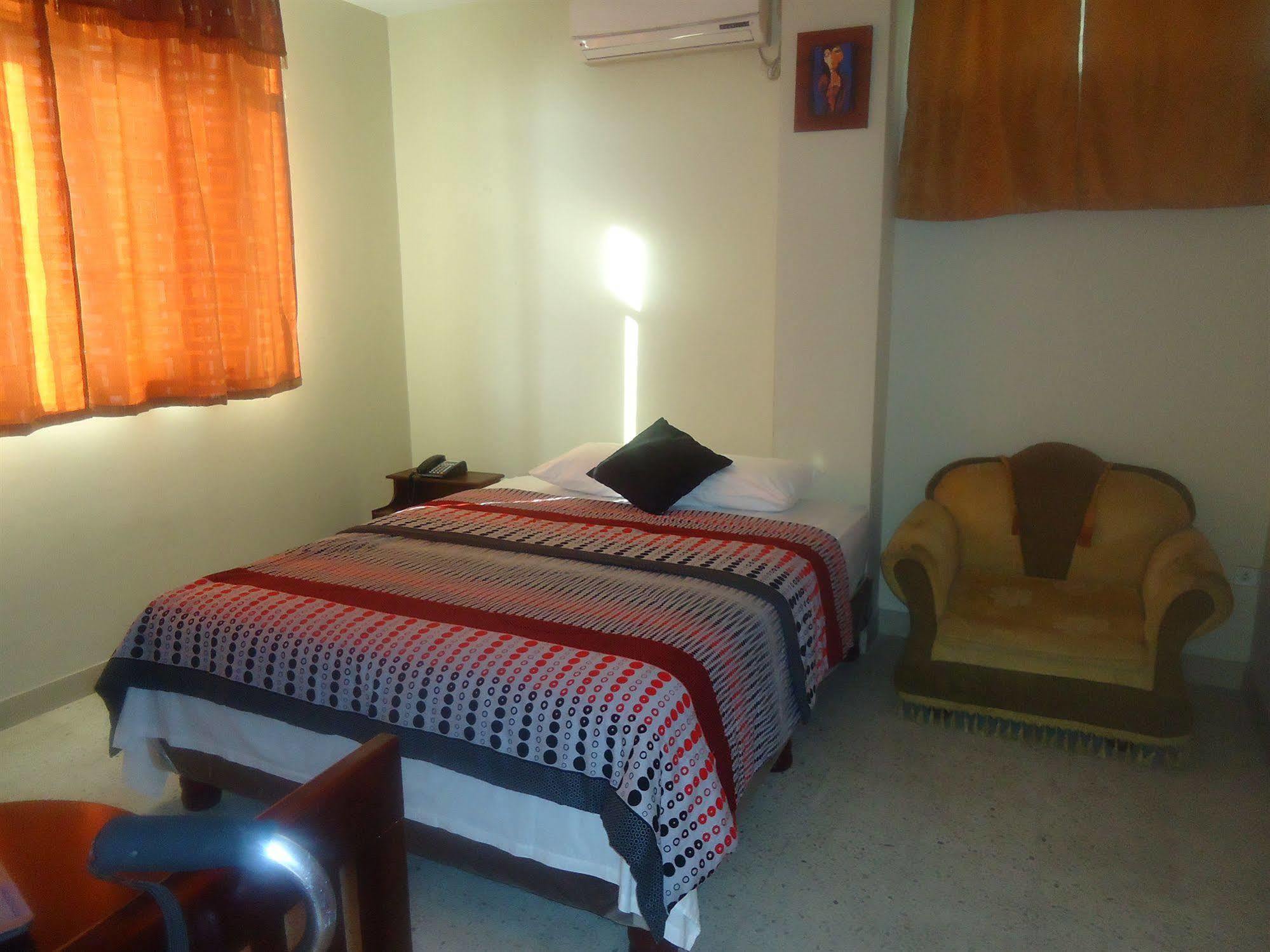 Hostal Perla Real Inn Guayaquil Exterior foto