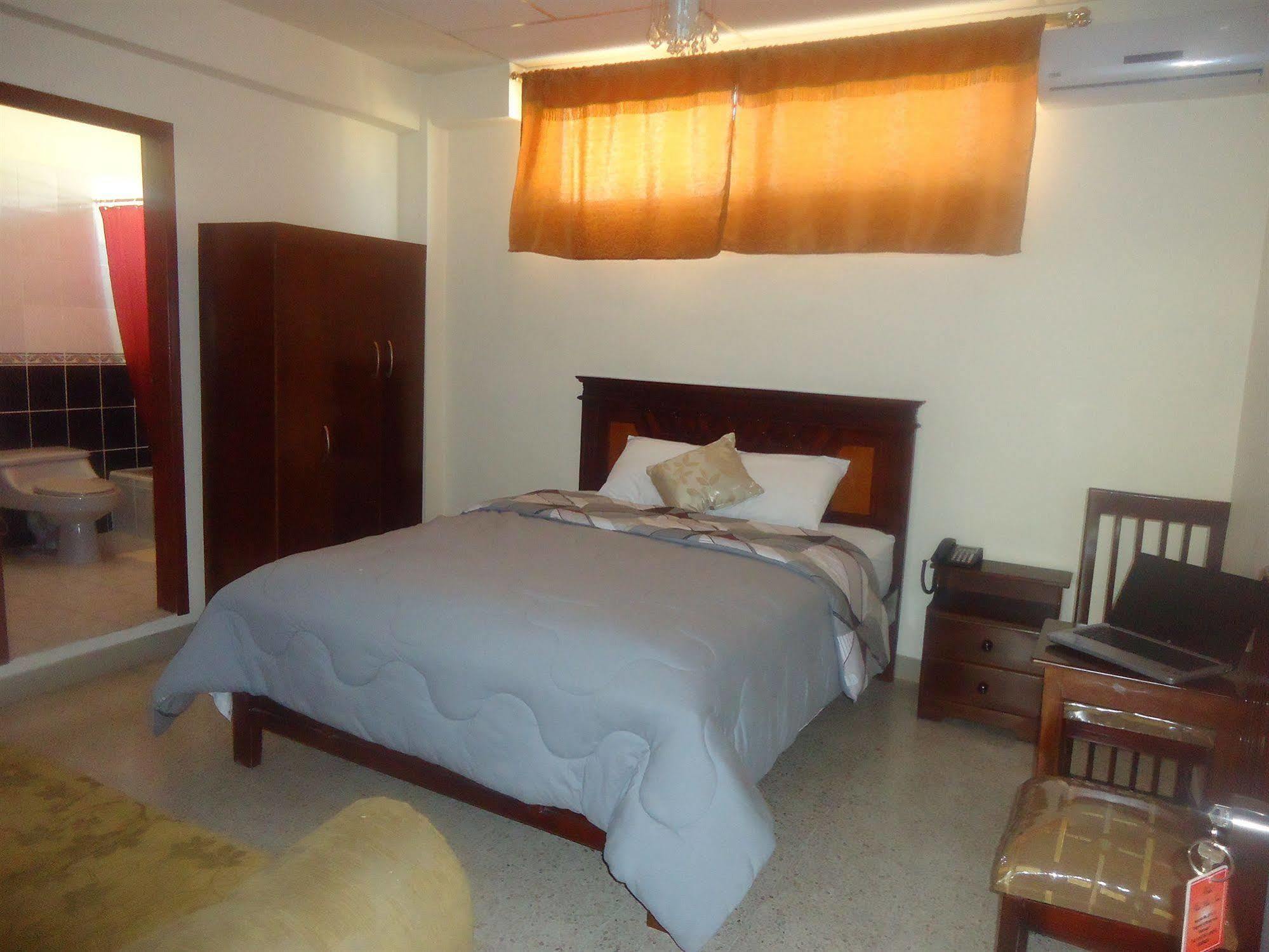 Hostal Perla Real Inn Guayaquil Exterior foto