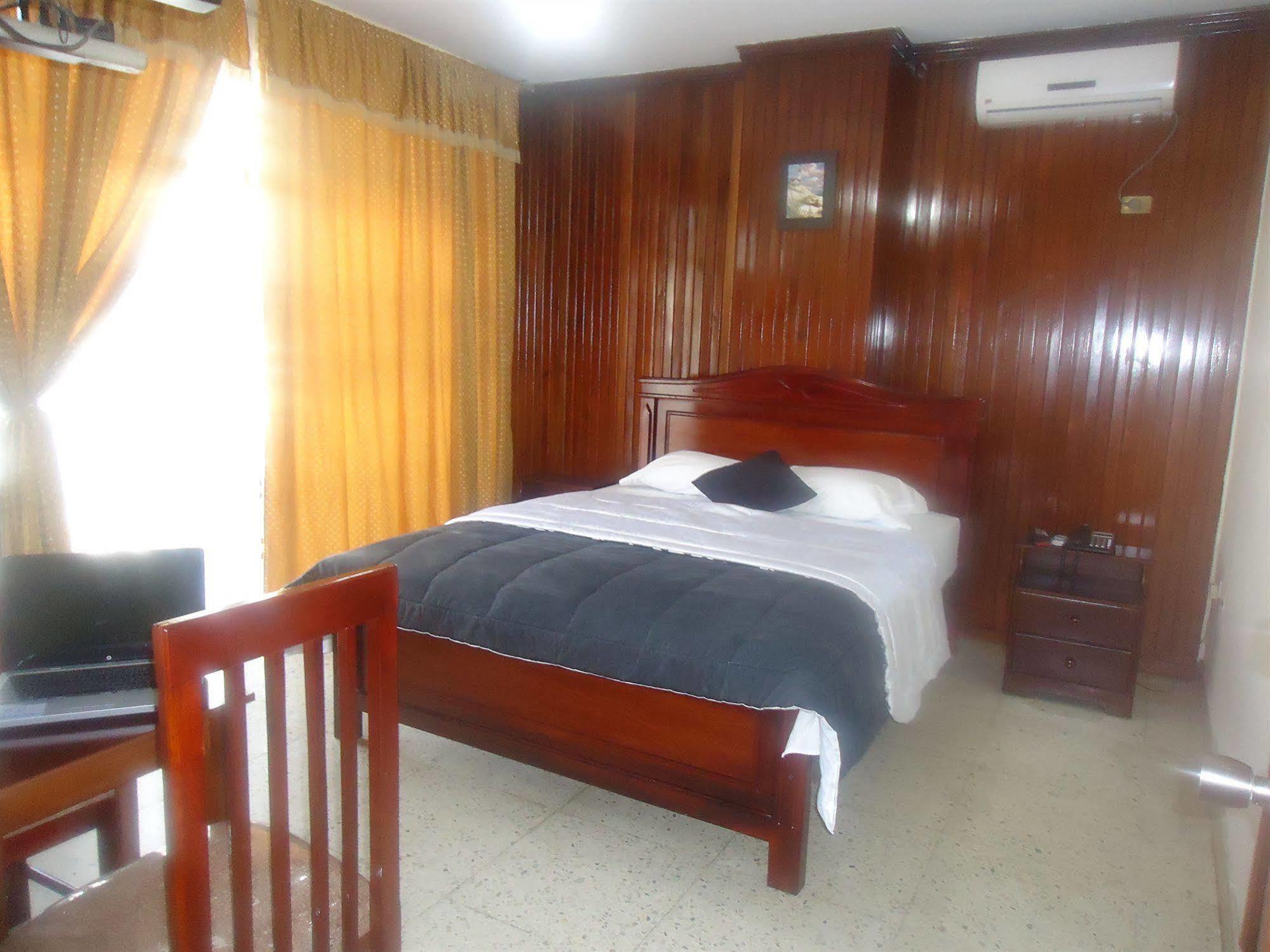 Hostal Perla Real Inn Guayaquil Exterior foto