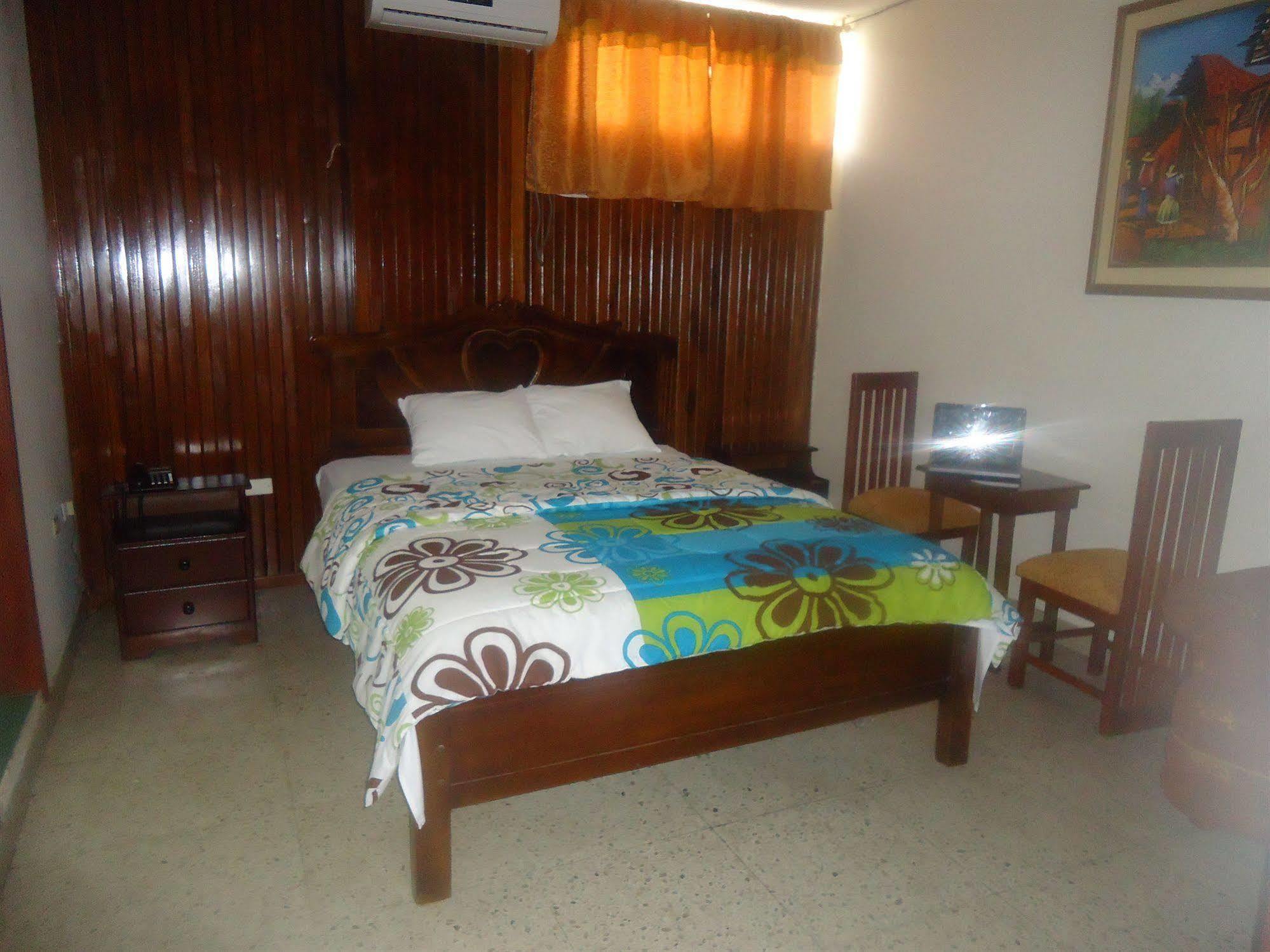 Hostal Perla Real Inn Guayaquil Exterior foto