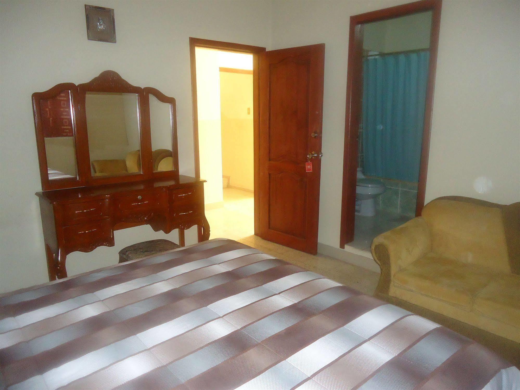 Hostal Perla Real Inn Guayaquil Exterior foto