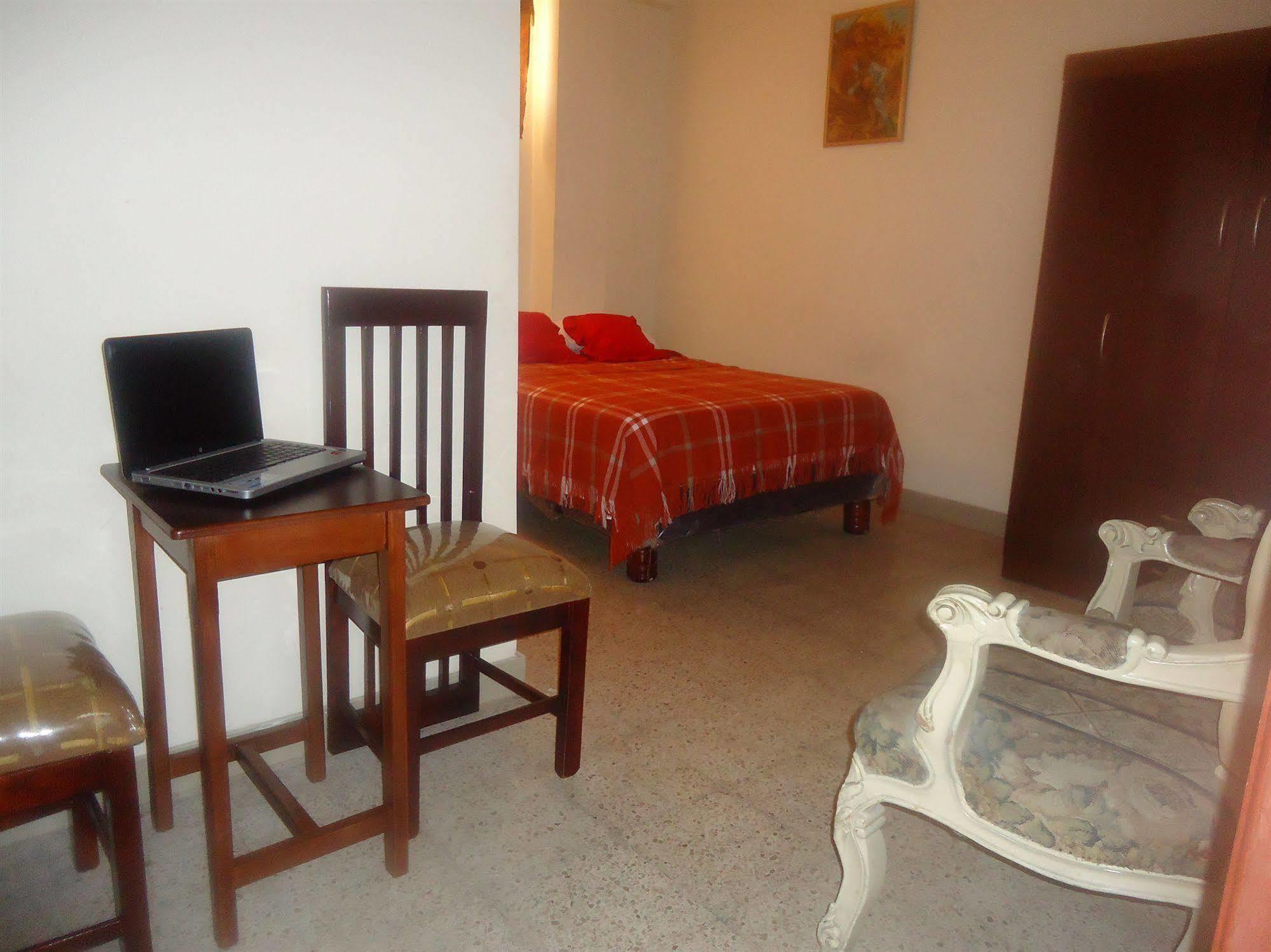 Hostal Perla Real Inn Guayaquil Exterior foto